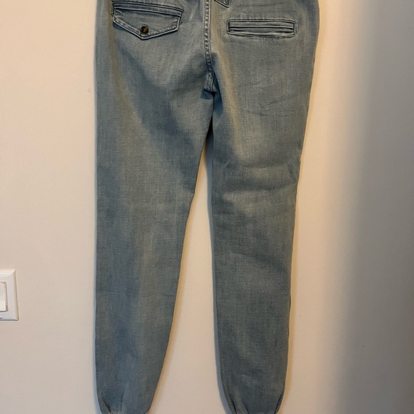 NWOT Womens distressed jogger jeans - Picture 3 of 5